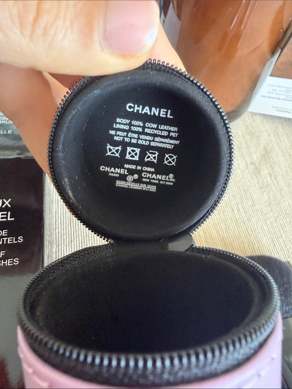 CHANEL Brush Set with Lilac Zip Case and Black Handles - Picture 6 of 8